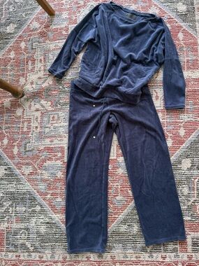 Victoria's Secret Velvet blue Two Piece Pajama Set top sz S & bottom sz M